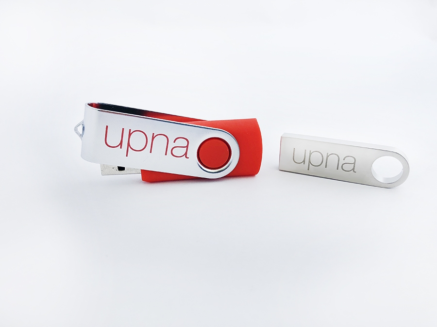 UPNA productos merchandising · USB